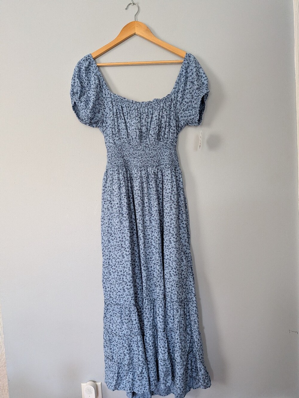 NWT Hollister Light Blue Floral Puff-Sleeve Maxi Dress